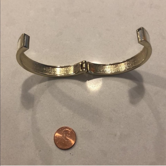 Francesca’s 😍 Bracelet with Magnetic Closure - Picture 5 of 6